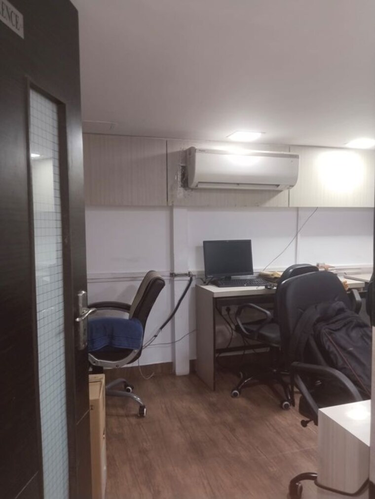 Team Area, haware-fantasia Commercial Office Space 560 Sq.Ft. In Vashi Sector 28 Navi Mumbai 10589937