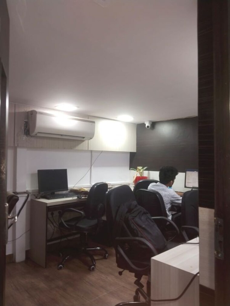 Team Area, haware-fantasia Commercial Office Space 560 Sq.Ft. In Vashi Sector 28 Navi Mumbai 10589937