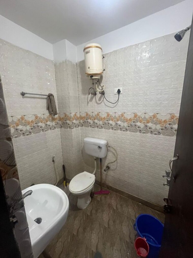 Bathroom, saket 1 RK 350 Sq.Ft. Builder Floor In Saket Delhi 10589947