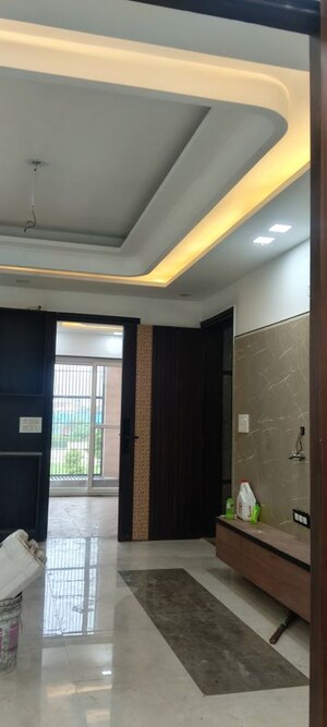 Room in 3 BHK Builder Floor at Sector 81 – for Sale