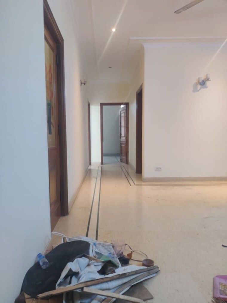 Living Room, green park 4 Bedroom 330 Sq.Yd. Builder Floor In Green Park Delhi 10589978