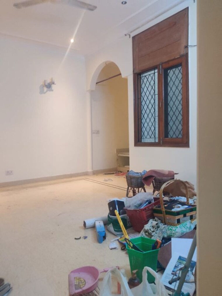 Living Room, green park 4 Bedroom 330 Sq.Yd. Builder Floor In Green Park Delhi 10589978