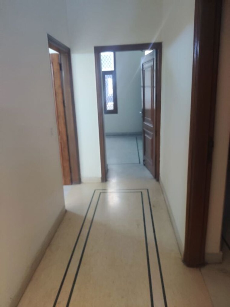 Living Room, green park 4 Bedroom 330 Sq.Yd. Builder Floor In Green Park Delhi 10589978