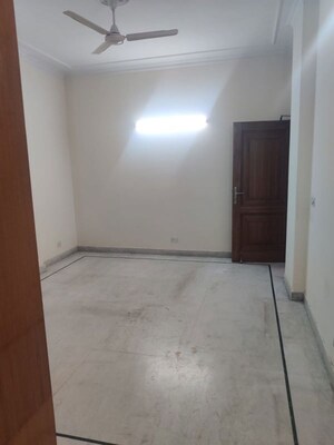 Room in 4 BHK Builder Floor at Green Park – for Rent