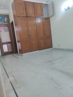4 BHK + Servant Room 330 Sq.Yd. Builder Floor in Green Park