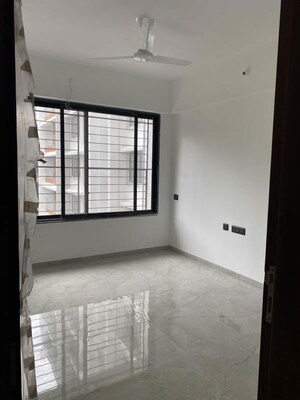 Room in 3 BHK Apartment at Unique Youtopia, Kharadi – for Rent