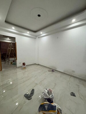Room in 1 BHK Builder Floor at Saket – for Rent