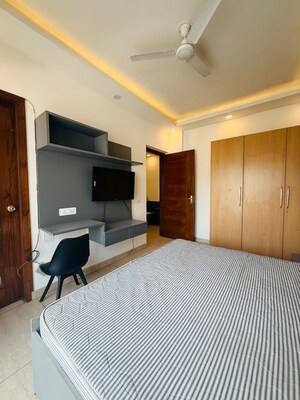 Bedroom in 1 BHK Builder Floor at DLF City Phase IV, Dlf Phase iv – for Rent