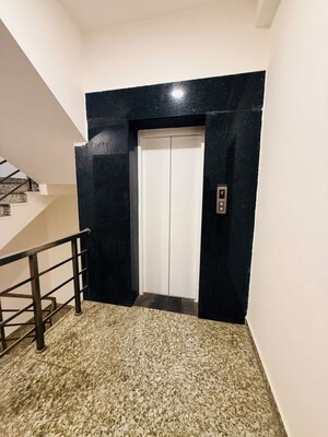 Room in 1 BHK Builder Floor at DLF City Phase IV, Dlf Phase iv – for Rent