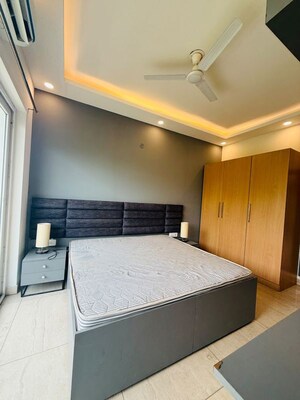 Bedroom in 1 BHK Builder Floor at DLF City Phase IV, Dlf Phase iv – for Rent