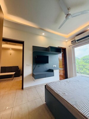 Kitchen in 1 BHK Builder Floor at DLF City Phase IV, Dlf Phase iv – for Rent