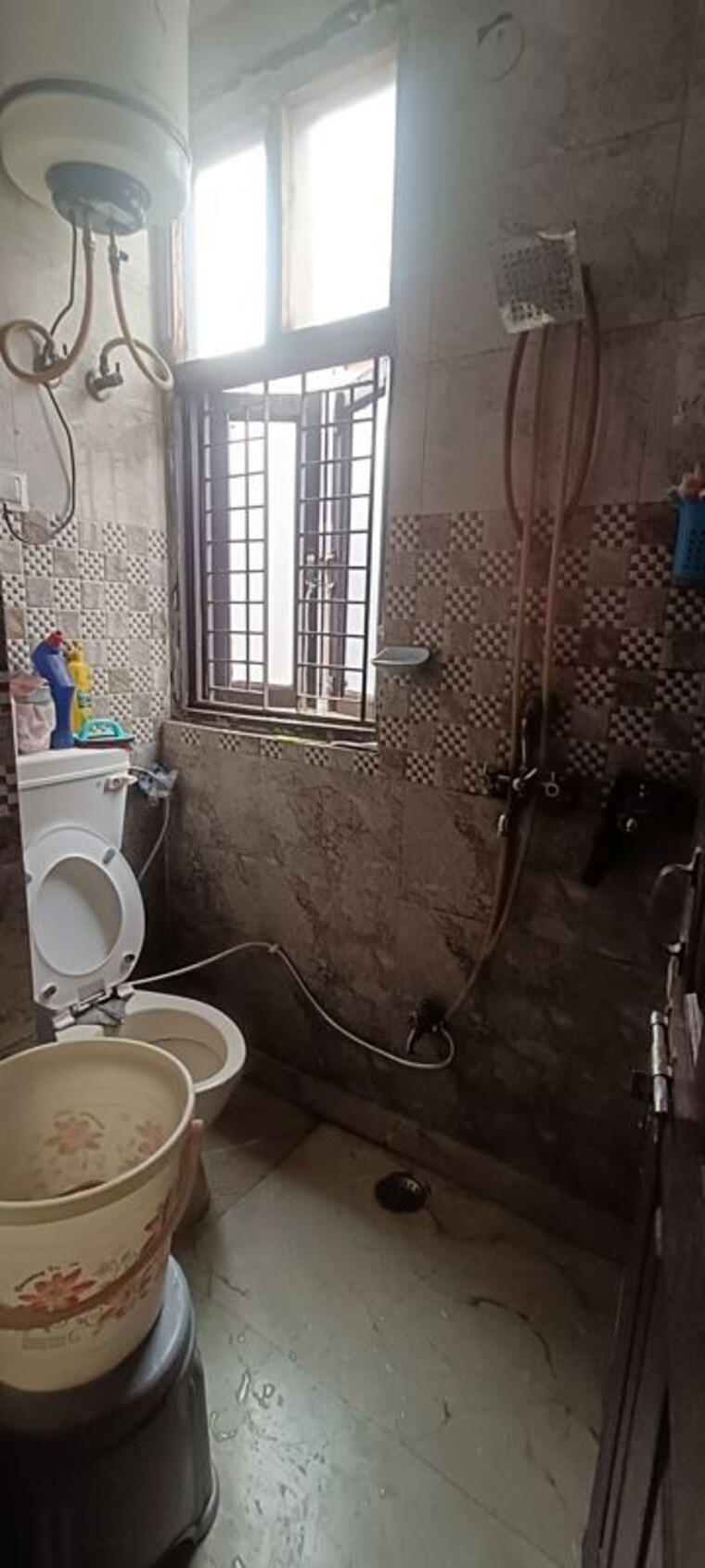 Bathroom, rohini sector 3 2 Bedroom 450 Sq.Ft. Builder Floor In Rohini Sector 3 Delhi 10590018