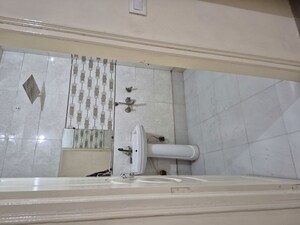 Bathroom in 2.5 BHK Builder Floor at Mayur Vihar – for Rent