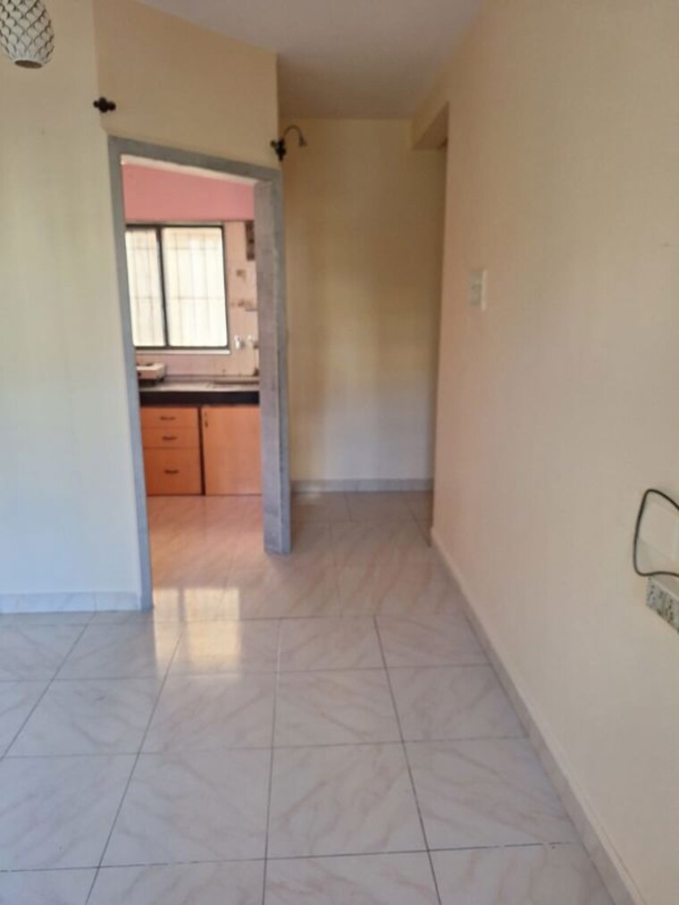 Room, mulund east 2 Bedroom 550 Sq.Ft. Apartment In Mulund East Mumbai 10590021