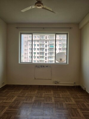 Room in 2 BHK Apartment at DLF The Princeton Estate, Dlf Phase V – for Rent