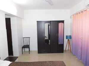 Room in 2 BHK Apartment at Santacruz West – for Sale