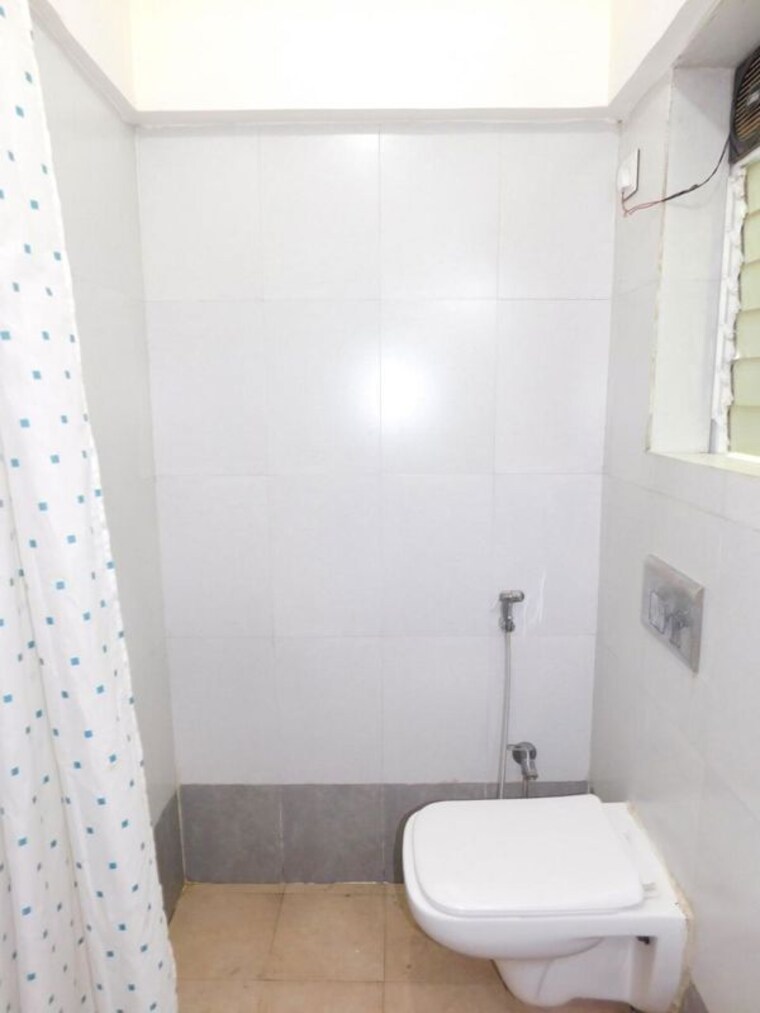 Bathroom, santacruz west 2 Bedroom 775 Sq.Ft. Apartment In Santacruz West Mumbai 10590028