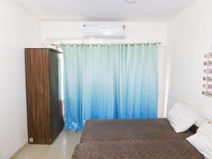 Bedroom in 2 BHK Apartment at Santacruz West – for Sale