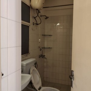Bathroom in 2.5 BHK Apartment at DLF The Princeton Estate, Dlf Phase V – for Rent