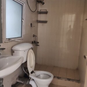 Bathroom in 2.5 BHK Apartment at DLF The Princeton Estate, Dlf Phase V – for Rent