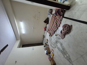 Room in 2.5 BHK Builder Floor at Mayur Vihar – for Rent
