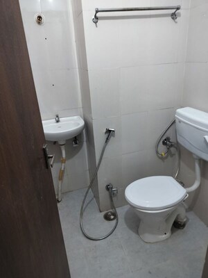 Bathroom in 2.5 BHK Apartment at Gomti Nagar – for Rent