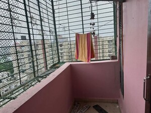 Balcony in 2.5 BHK Apartment at Gomti Nagar – for Rent