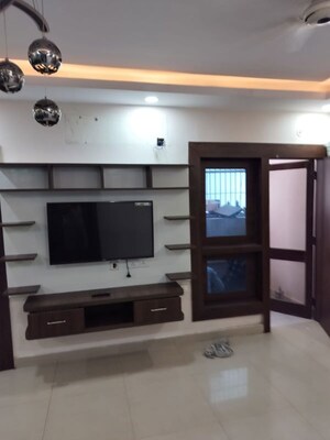 Living Room in 2.5 BHK Apartment at Gomti Nagar – for Rent