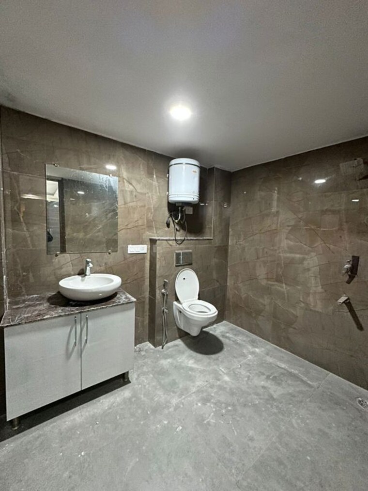Bathroom, saket 3 Bedroom 1460 Sq.Ft. Builder Floor In Saket Delhi 10590036