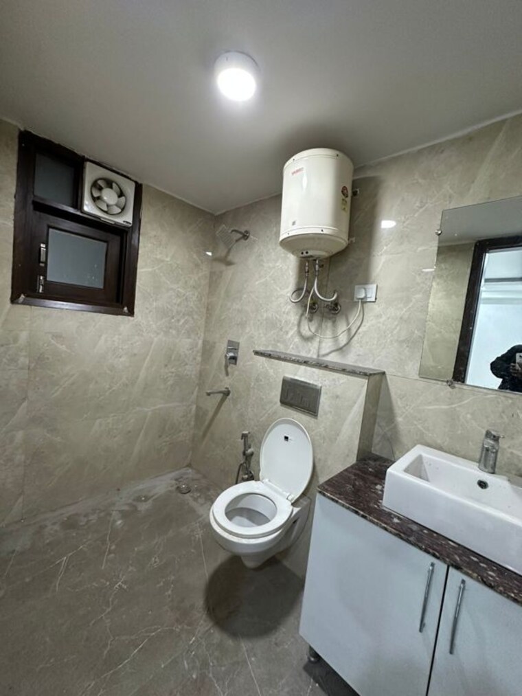 Bathroom, saket 3 Bedroom 1460 Sq.Ft. Builder Floor In Saket Delhi 10590036