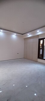 4 BHK + Study Room 275 Sq.Yd. Builder Floor in Sector 37