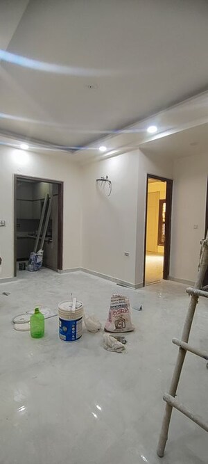 Living Room in 4 BHK Builder Floor at Sector 37 – for Rent