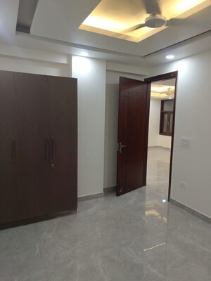 Room in 2 BHK Builder Floor at Saket – for Rent