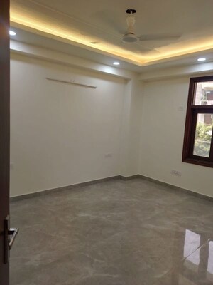 Room in 2 BHK Builder Floor at Saket – for Rent
