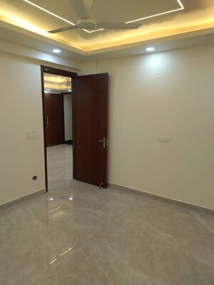 Room in 2 BHK Builder Floor at Saket – for Rent
