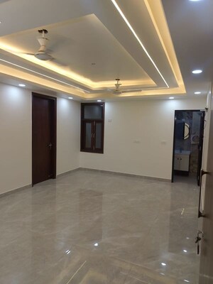 Room in 2 BHK Builder Floor at Saket – for Rent