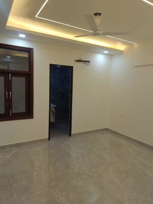 Room in 2 BHK Builder Floor at Saket – for Rent
