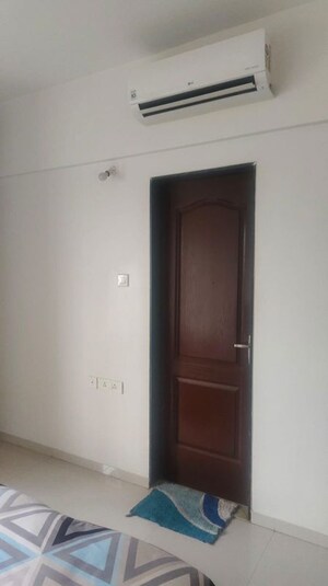 Room in 3 BHK Apartment at Nyati Evita, Dhanori – for Rent