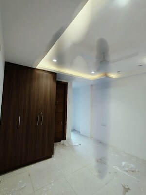Room in 4 BHK Builder Floor at Dlf Phase I – for Sale