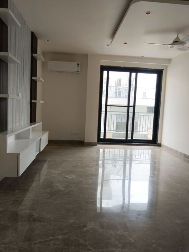Room, dlf phase i 4 Bedroom 465 Sq.Ft. Builder Floor In Dlf Phase I Gurgaon 10576020