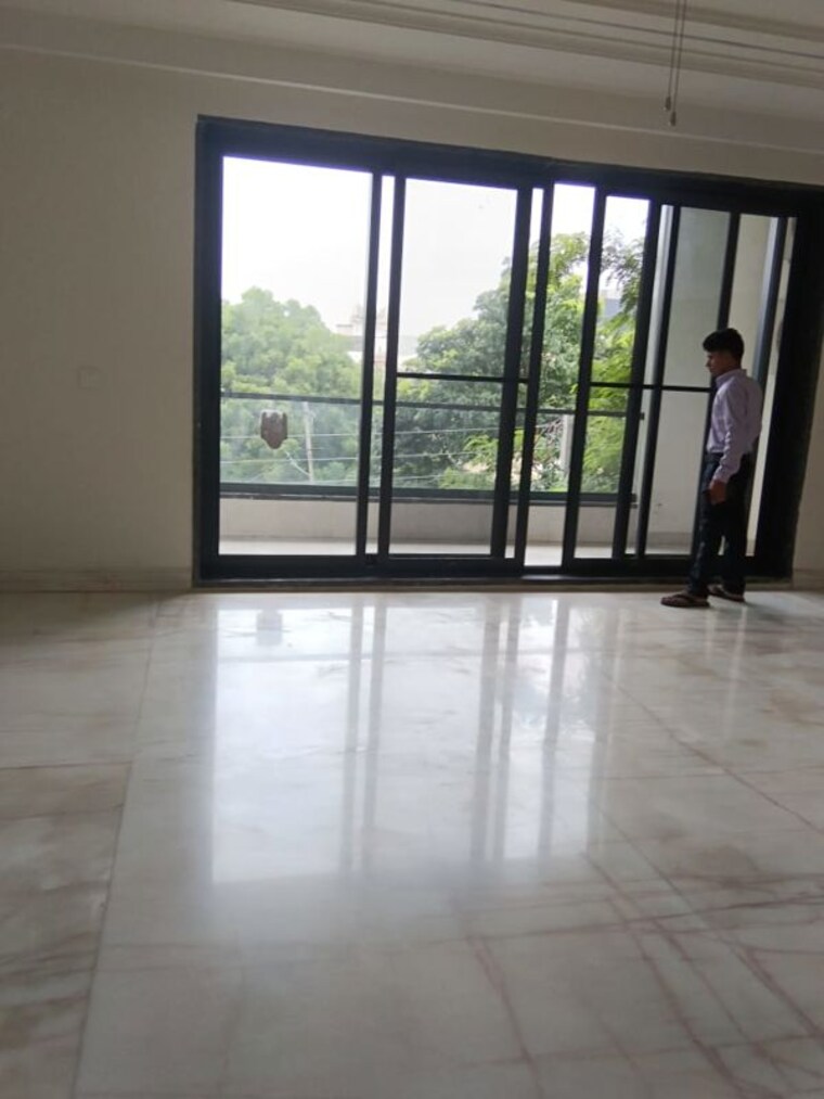 Room, dlf phase i 4 Bedroom 465 Sq.Ft. Builder Floor In Dlf Phase I Gurgaon 10576020