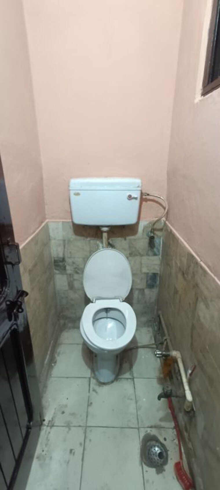 Bathroom, saraswati vihar 2 Bedroom 1300 Sq.Ft. Builder Floor In Saraswati Vihar Delhi 10590023
