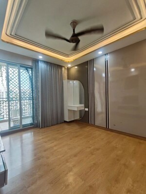 Room in 3.5 BHK Apartment at Bestech Park View Sanskruti, Sector 92 – for Rent