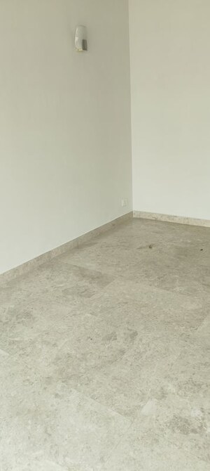 Room in 2 BHK Apartment at Ireo The Corridors, Sector 67a – for Rent