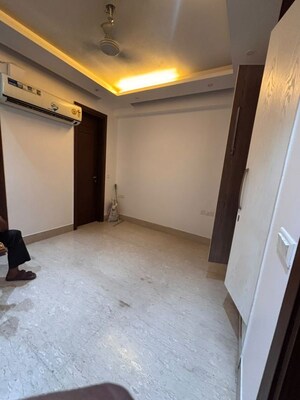 Room in 3 BHK Builder Floor at Shivalik Colony – for Rent