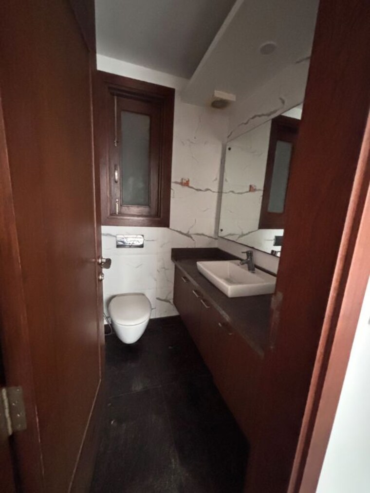 Bathroom, shivalik colony 3 Bedroom 2000 Sq.Ft. Builder Floor In Shivalik Colony Delhi 10590127