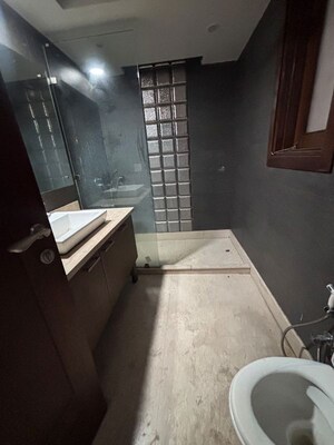 Team Area in 3 BHK Builder Floor at Shivalik Colony – for Rent