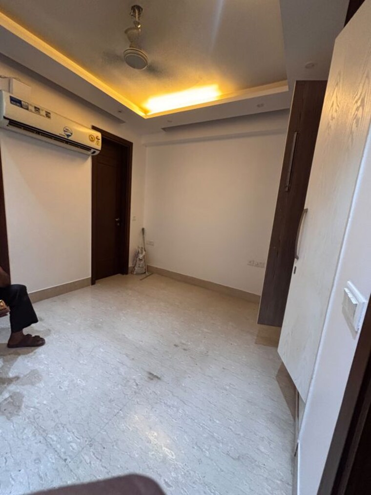 Room, shivalik colony 3 Bedroom 2000 Sq.Ft. Builder Floor In Shivalik Colony Delhi 10590127