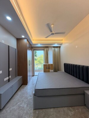 Room in 1 BHK Builder Floor at Sector 38 – for Rent