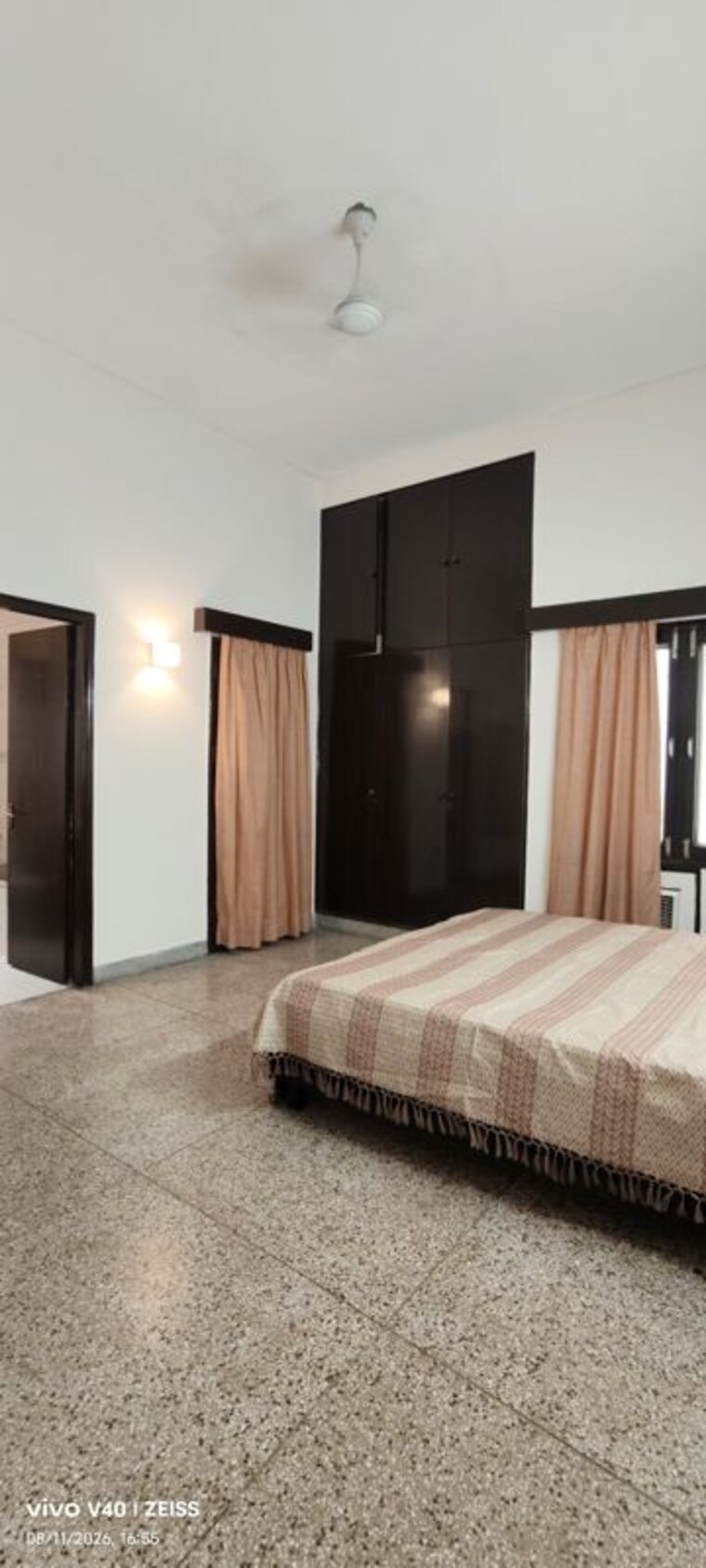 Bedroom, defence colony 3 Bedroom 325 Sq.Yd. Apartment In Defence Colony Delhi 10590148